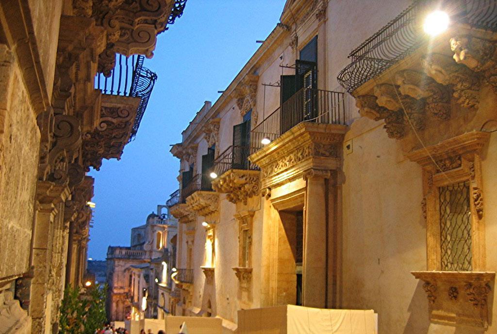 Toro House Apartment Noto Exterior photo